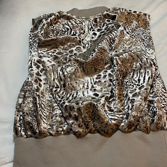 Sleeveless leopard print top. Size small! - Picture 5 of 6